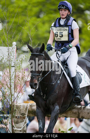 Badminton, UK. 7 mai, 2016. Mitsubishi Motors Badminton Horse Trials. L'ICC4.Emily King [FRA] équitation Brookleigh durant la phase de cross-country. Credit : Julie Priestley/Alamy Live News Banque D'Images