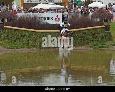 Badminton, UK. 07Th Mai, 2016. Gloucestershire Badminton U.K.Mitsubishi Motors Badminton Horse Trials. Plus de nuit chef Michael Jung l'Allemagne et La Biosthetique- Sam FBW, au bord du lac. Date 07/05/2016 Ref : Crédit : charlie bryan/Alamy Live News Banque D'Images