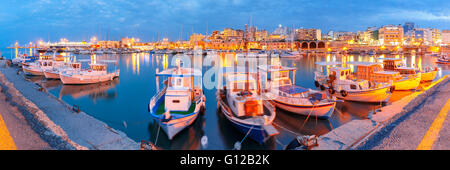 Nuit vieux port de Héraklion, Crète, Grèce Banque D'Images