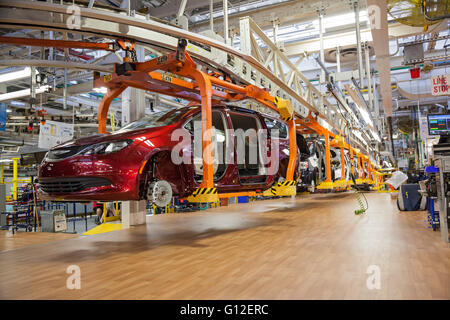 Windsor, Ontario Canada - Fiat Chrysler Automobiles' l'usine de montage de Windsor, où est le lancement de la FCA 2017 Chrysler Pacifica. Banque D'Images