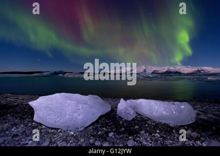 Northern Lights sur la lagune de la rivière glaciaire Joekulsarlon, aurores boréales, Vatnajoekull National Park, Iceland Banque D'Images