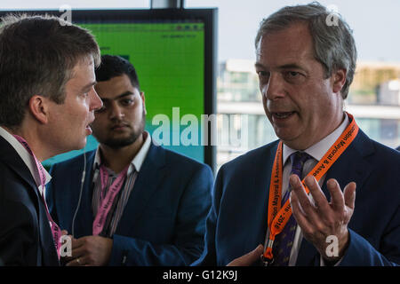 Londres, Royaume-Uni. 7 mai, 2016. Nigel Farage, chef du Parti pour l'indépendance du Royaume-Uni (UKIP), à l'Hôtel de ville pour le compte du Maire de Londres. Banque D'Images
