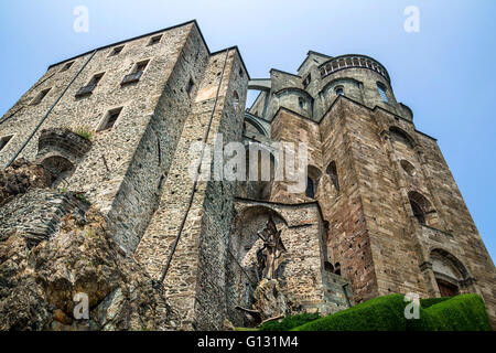 Sacra di San Michele - Abbaye Saint Michel, l'ancien complexe religieux sur le mont Pirchiriano dans Sant'Ambrogio, Piémont, Italie. Banque D'Images