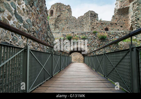 Sacra di San Michele - Abbaye Saint Michel, l'ancien complexe religieux sur le mont Pirchiriano dans Sant'Ambrogio, Piémont, Italie. Banque D'Images