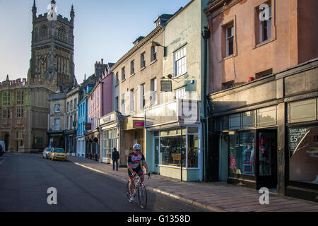 En début de soirée à Cirencester, Gloucestershire, Angleterre Banque D'Images