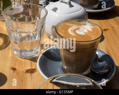 Café dans un café Banque D'Images