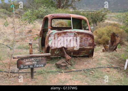 Vieille carcasse de voiture près de McGregor western cape afrique du sud Banque D'Images