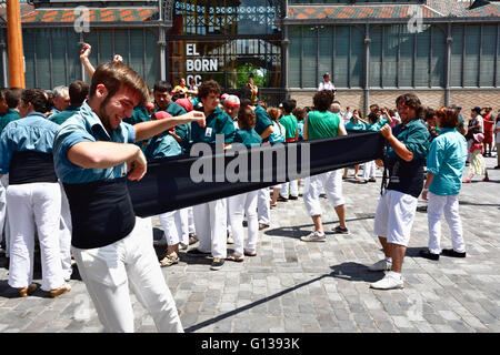 Castellers, en dehors de la naissance, est la tour construite traditionnellement en festivals. Barcelone, Catalogne, Espagne, Europe Banque D'Images