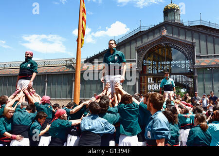 Castellers, en dehors de la naissance, est la tour construite traditionnellement en festivals. Barcelone, Catalogne, Espagne, Europe Banque D'Images