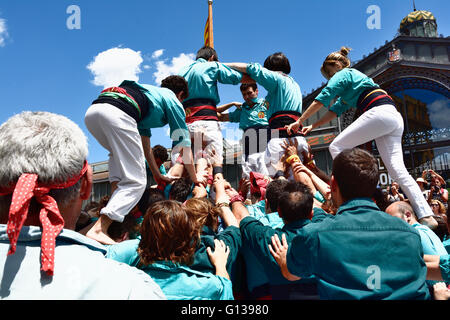 Castellers, en dehors de la naissance, est la tour construite traditionnellement en festivals. Barcelone, Catalogne, Espagne, Europe Banque D'Images