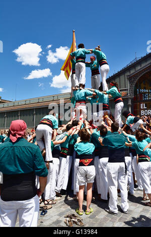 Castellers, en dehors de la naissance, est la tour construite traditionnellement en festivals. Barcelone, Catalogne, Espagne, Europe Banque D'Images