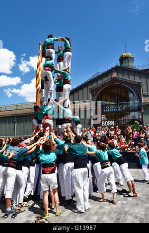 Castellers, en dehors de la naissance, est la tour construite traditionnellement en festivals. Barcelone, Catalogne, Espagne, Europe Banque D'Images