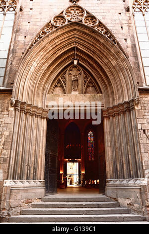 Basilique de Santa Maria del Mar est une imposante église dans la Ribera de Barcelone, Catalogne, Espagne, Europe Banque D'Images