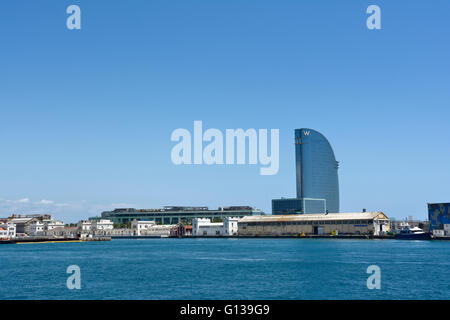 L'hôtel W vu du port. Barcelone, Catalogne, Espagne, Europe Banque D'Images