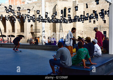 La Plaça dels Ángels, en face de MACBA, Musée d'Art Contemporain de Barcelone. Barcelone, Catalogne, Espagne, Europe Banque D'Images