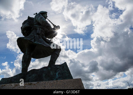 Statue de piper Bill Millin, Sword Beach, Caen, Calvados, Basse-Normandie, France Banque D'Images