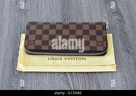 Un Louis Vuitton zippy wallet Banque D'Images