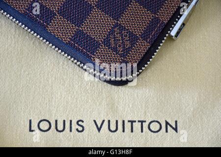 Un Louis Vuitton zippy wallet Banque D'Images