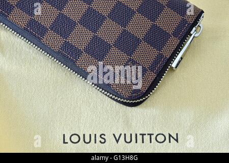 Un Louis Vuitton zippy wallet Banque D'Images