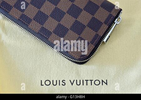 Un Louis Vuitton zippy wallet Banque D'Images