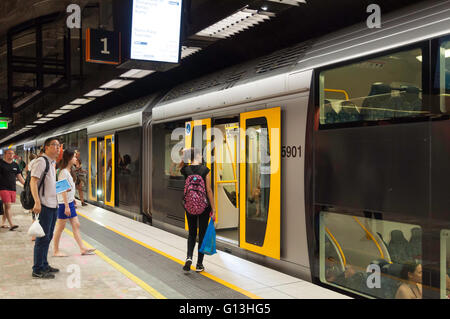 La gare de King's Cross sur réseau de train de Sydney, King's Cross, Sydney, New South Wales, Australia Banque D'Images