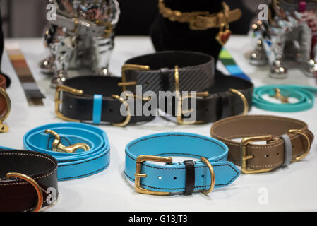 Des colliers de chien à l'échelle nationale Pet Show au centre Excel 7 mai 2016 à Londres, Royaume-Uni Banque D'Images