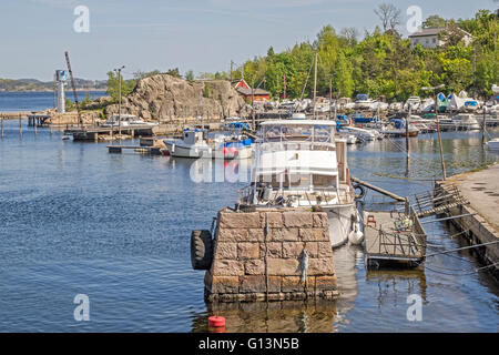 Bateaux amarrés Kristiansand Norvège Banque D'Images