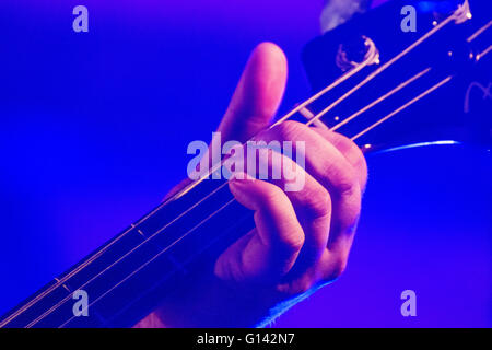 Oviedo, Espagne. 7 mai, 2016. Hard rock américain 'cassées' effectue en direct à Otero Butal Fest durin le Tour de leur nouvel EP "l'emploi" le 7 mai 2016 à Oviedo, Espagne. Crédit : David Gato/Alamy Live News Banque D'Images