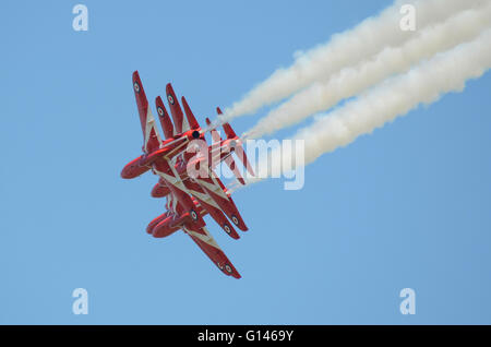 Le premier salon aérien de Shuttleworth comprenait les débuts publics en 2016 de l'équipe d'affichage des Red Arrows de la RAF Banque D'Images