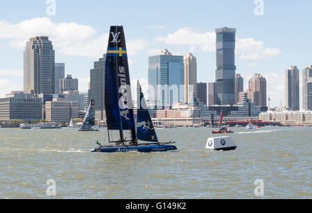 L'équipe de Suède Artemis yacht à voile dans le 2016 America's Cup World Series à New York sur la rivière Hudson. Banque D'Images