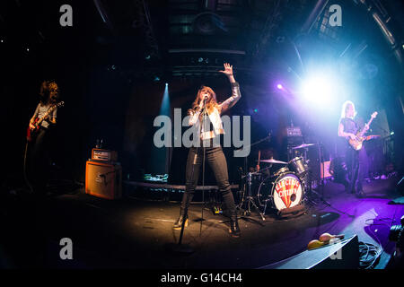 Milan Italie. Le 08 mai 2016. Le groupe de rock citoyen électrique il se produit sur scène à l'ouverture d'Alcatraz le show de l'Wolfmother Crédit : Rodolfo Sassano/Alamy Live News Banque D'Images