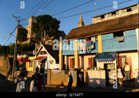 Ville Antananarivo Madagascar , 'palais de la Reine' après la reine Ranavalona I ou le Rova d'Antananarivo est un complexe de palais royal qui a servi de l'ancienne résidence et le capital des souverains du Royaume de l'Imerina dans le 17e au 18e siècles et le Royaume de Madagascar au xixe siècle /MADAGASKAR Hauptstadt Antananarivo, koeniglicher Palast Banque D'Images