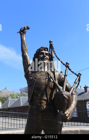 Statue grandeur nature de la vie ac/dc bon scott chanteur en Écosse kirriemuir mai 2016 Banque D'Images