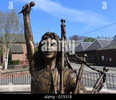 Ac/dc bon scott chanteur écosse kirriemuir statue mai 2016 Banque D'Images