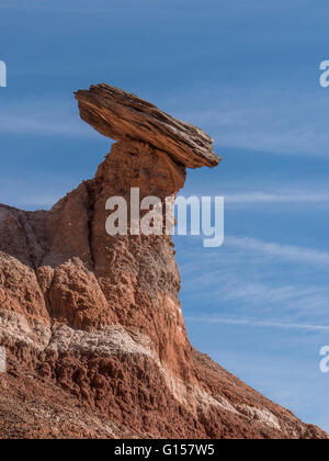 Balanced Rock près de Pioneer Amphithéâtre, parc d'état de Palo Duro, Texas. Banque D'Images