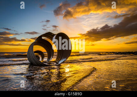 Mary's Shell,coucher du soleil à cleveleys,fylde coast, Lancashire, Angleterre,uk,europe,l'énorme coquille de conque a été conçu et créé à C Banque D'Images