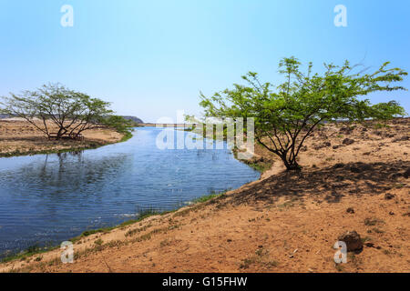 Eaux tranquilles de Khor Rori (Rouri), terre d'encens UNESCO World Heritage Site, près de Mascate, Oman Dhofar, Région Banque D'Images