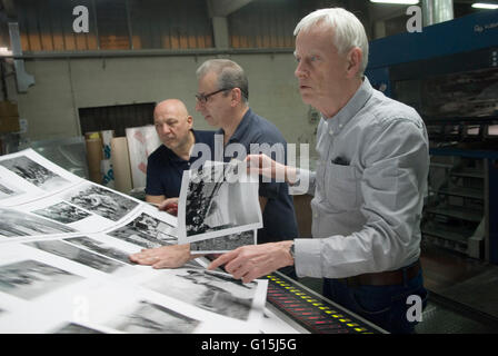 Imprimantes italien Italie E B S Vérone. Dewi Lewis un éditeur de livre photo de qualité contrôle HOMER SYKES Banque D'Images