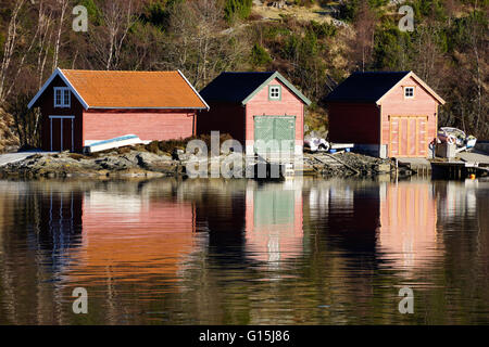 Côté cabines fjord près de Bergen, Hordaland, Norvège, Scandinavie, Europe Banque D'Images