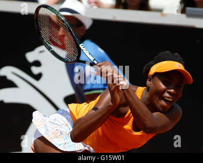 Rome, Italie. 09 mai, 2016. Venus Williams des USA au cours du premier tour de l'Open de tennis italienne BNL2016 tournoi au Foro Italico à Rome, Italie, le 09 mai 2016 Crédit : agnfoto/Alamy Live News Banque D'Images