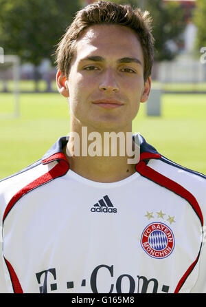 Fichier - Un fichier photo datée du 17 juillet 2006 montre des mats Hummels lors d'un photocall de troisième division allemande de football Bundesliga club FC Bayern Munich à Munich, Allemagne. Photo : MATTHIAS SCHRADER/dpa Banque D'Images