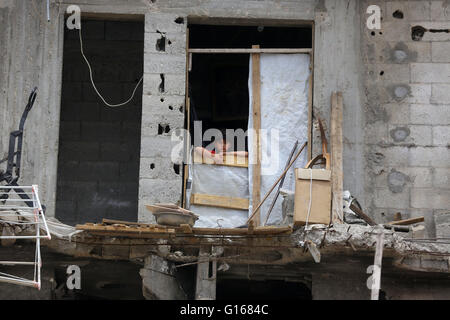 La ville de Gaza. 10 mai, 2016. Le Ministre belge des Affaires étrangères Didier Reynders tient une conférence de presse à Shujaiyya district de la ville de Gaza, Gaza le 10 mai 2016. Credit : Mohammed zaanoun/Alamy Live News Banque D'Images