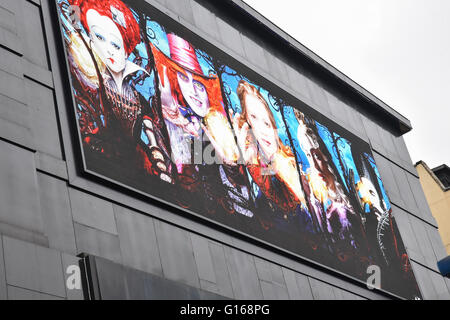 Leicester Square, Londres, Royaume-Uni. 10 mai 2016. Alice à travers le miroir les préparatifs de tonights premiere Banque D'Images