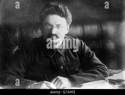 Bain News Service photographie de Trotsky. Aucune date enregistrée sur carte de légende. Léon Trotsky (7 novembre 1879 - 21 août 1940) était un théoricien marxiste et révolutionnaire russe. Il a rejoint les bolcheviks avant la révolution d'octobre 1917 et a été un grand fi Banque D'Images