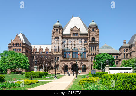 Toronto, Canada - 26 mai 2013 : Assemblée législative de Queen's Park. Il a été conçu par l'architecte Richard A. Waite ; sa constructi Banque D'Images