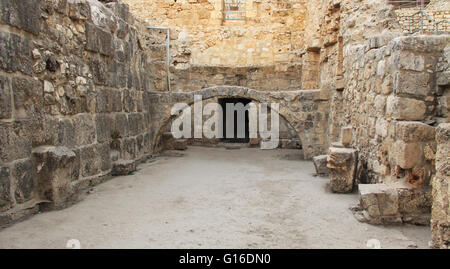 Ruines archéologiques excavés de la piscine de Béthesda et l'Église Byzantine. Situé dans le quartier musulman dans le vieux Jérusalem. Banque D'Images