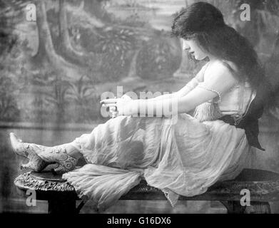 Florence Evelyn Nesbit (Décembre 25, 1884 - janvier 17, 1967) était une fille populaire américain chorus et les modèle. Au début du xxe siècle, la figure et le visage d'Evelyn Nesbit était partout, apparaissant dans les journaux à grand tirage et le ma Banque D'Images