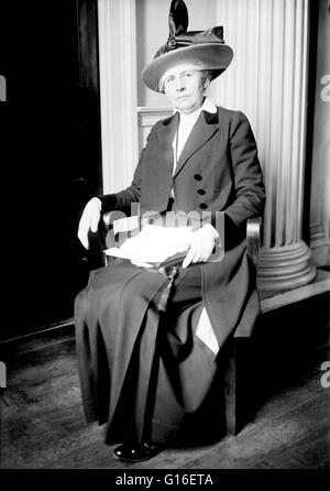 Minerva Ida Tarbell (5 novembre 1857 - 6 janvier 1944) était un professeur américain, auteur et journaliste. Elle a été l'un des principaux "uckrakers" de l'ère progressiste de la fin du xixe et au début du xxe siècle et est pensé pour avoir été investigativ Banque D'Images