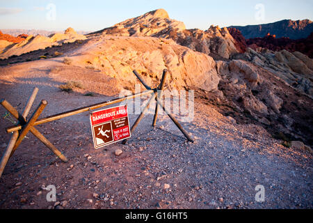 Panneau de danger à Valley of Fire State Park Banque D'Images