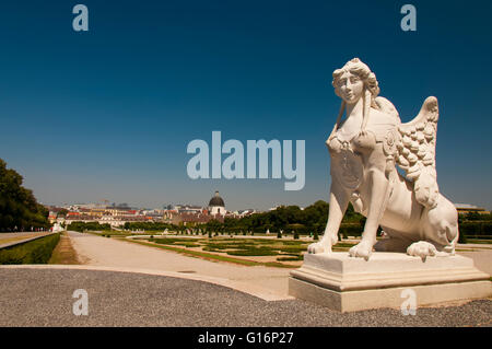 La statue de Sphinx dans le Belvédère, bâtiment historique complexe à Vienne, Autriche Banque D'Images
